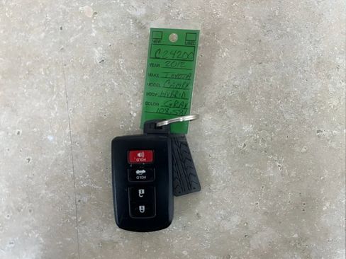 Used 2012 Toyota Camry XLE w/ Leather Pkg FWD image 24