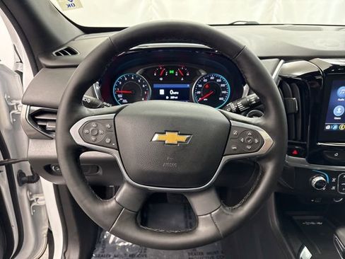 Used 2023 Chevrolet Traverse LT w/ LT Premium Package AWD/4WD image 17