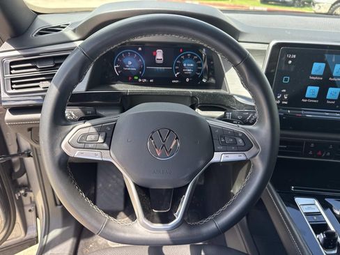 Used 2024 Volkswagen Atlas Cross Sport SE AWD/4WD image 21