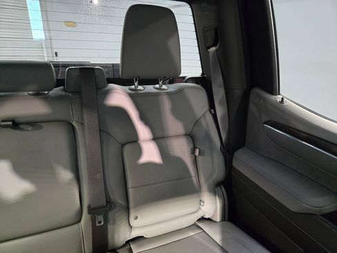 Used 2022 GMC Sierra 1500 SLT w/ SLT Convenience Package AWD/4WD image 14