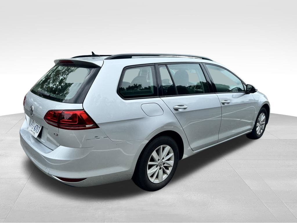 Used 2017 Volkswagen Golf SportWagen FWD image 6