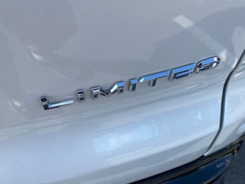 New 2025 Toyota Crown Signia image 13