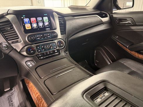 Used 2019 Chevrolet Suburban Premier image 18