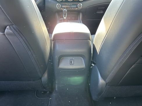 Used 2024 Nissan Sentra SR w/ SR Premium Package image 27