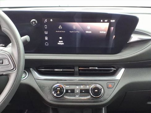 Certified 2024 Buick Envista Preferred w/ Advanced Safety Package image 11