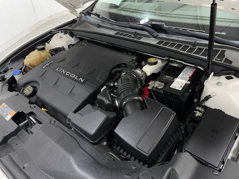 Used 2018 Lincoln Continental Select w/ Continental Climate Package AWD/4WD image 28