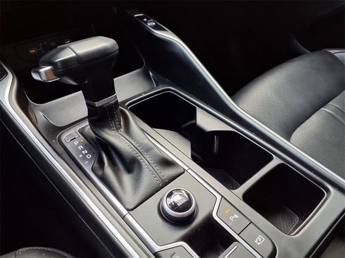 Certified 2025 Kia Sorento S image 18