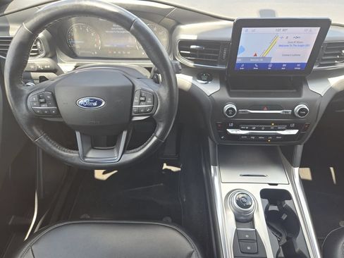Used 2020 Ford Explorer XLT w/ Equipment Group 202A AWD/4WD image 29