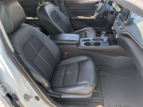 Used 2022 Nissan Altima 2.5 SR FWD image 8