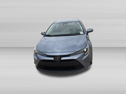 Used 2025 Toyota Corolla LE FWD image 9
