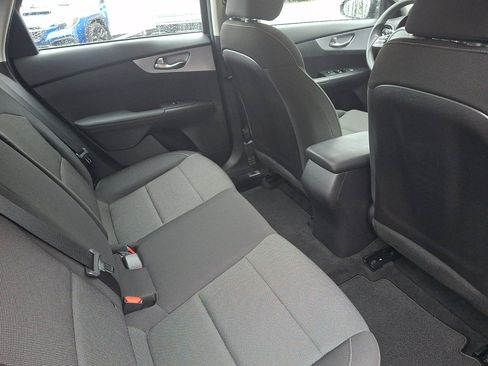 Used 2022 Kia Forte LXS w/ LXS Technology Package image 17