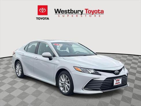 Certified 2023 Toyota Camry LE image 1