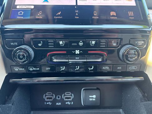 Used 2022 Jeep Grand Cherokee L Limited w/ Luxury Tech Group II image 29