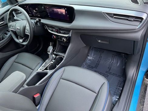 New 2025 Buick Encore GX Sport Touring image 17
