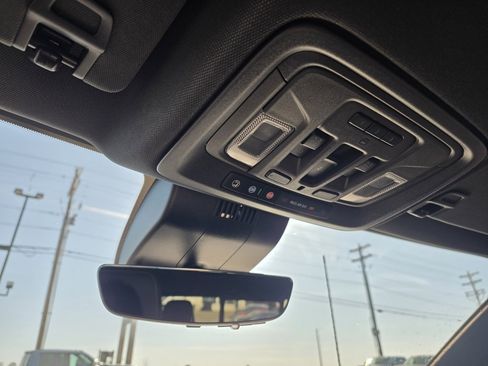 Used 2025 GMC Sierra 2500 Denali w/ Technology Package image 19