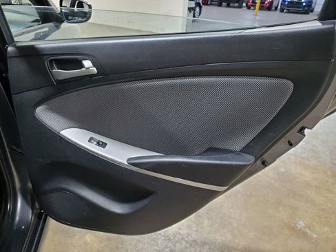 Used 2012 Hyundai Accent GS image 22