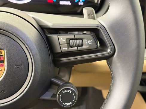 New 2026 Porsche Cayenne image 21