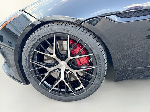 Used 2018 Jaguar F-TYPE R w/ Suedecloth Interior Package AWD/4WD image 36