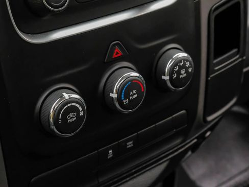 Used 2017 RAM 1500 Express RWD image 21