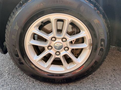 Used 2018 Jeep Grand Cherokee Laredo AWD/4WD image 37