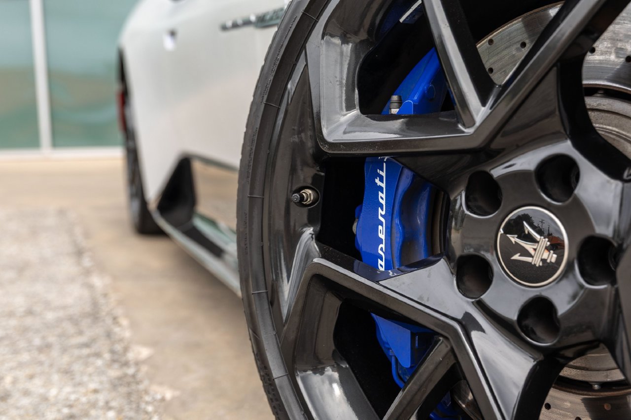 Used 2022 Maserati MC20 Coupe RWD image 4