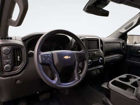 Used 2025 Chevrolet Silverado 1500 W/T image 10