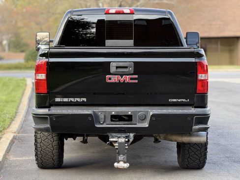 Used 2017 GMC Sierra 2500 Denali w/ Duramax Plus Package image 5