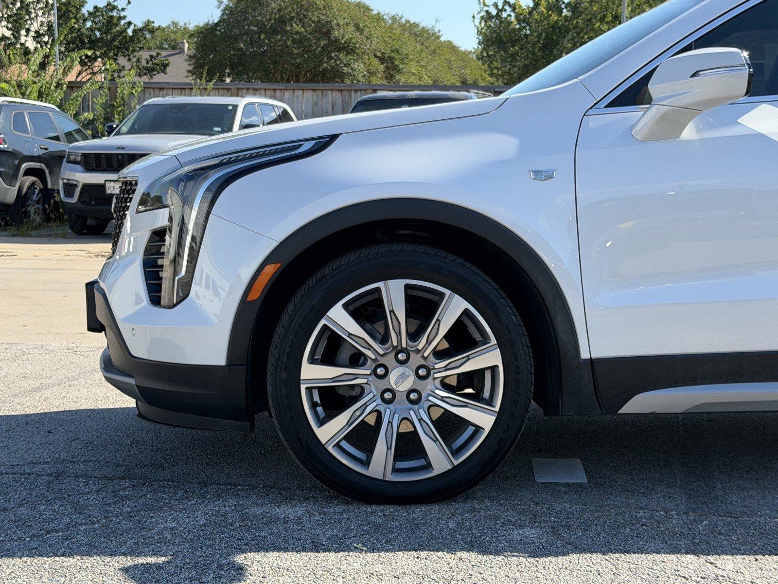 Used 2023 Cadillac XT4 Premium Luxury w/ Technology Package FWD image 10