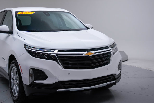 Used 2024 Chevrolet Equinox LT w/ LPO, Floor Liner Package FWD image 11