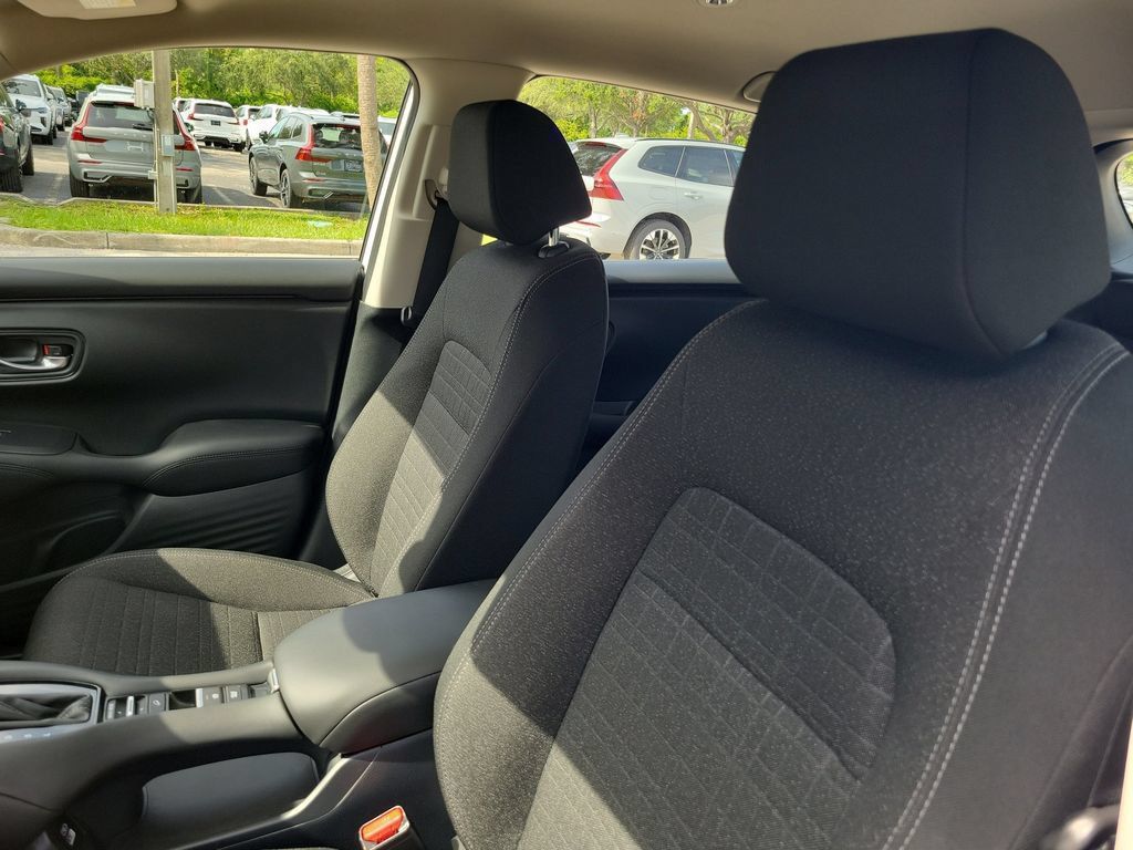 Used 2023 Honda HR-V LX image 16