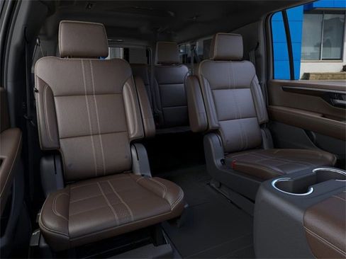 New 2026 Chevrolet Suburban High Country image 17