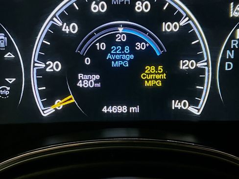 Used 2018 Jeep Grand Cherokee Overland AWD/4WD image 8