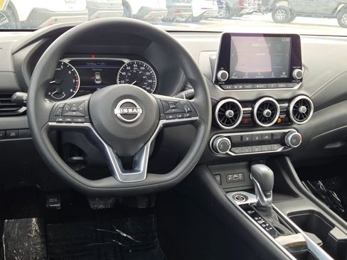 Used 2025 Nissan Sentra SV FWD image 15