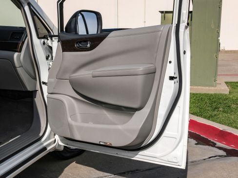 Used 2015 Nissan Quest S FWD image 43