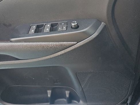 Used 2017 Toyota Highlander Plus AWD/4WD image 5