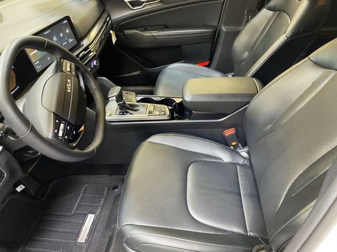 Used 2026 Kia Sportage EX FWD image 19