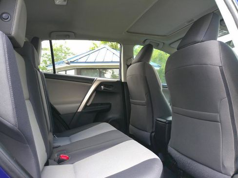 Used 2015 Toyota RAV4 XLE image 18