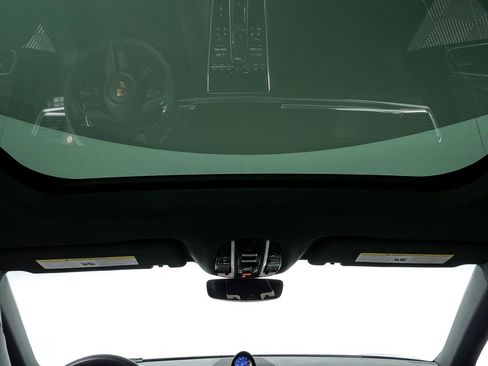 Certified 2023 Porsche Panamera Platinum Edition image 21