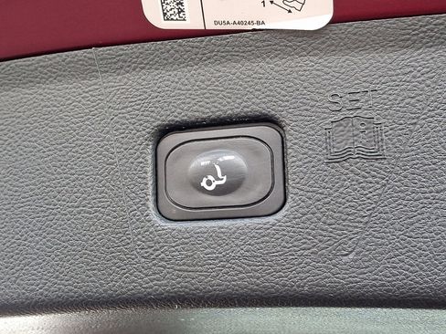 Used 2019 Ford Edge SEL w/ Equipment Group 201A image 31