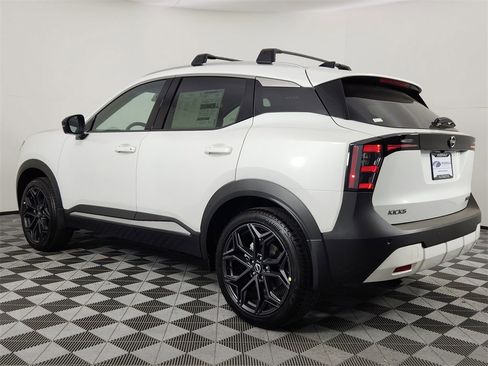 New 2026 Nissan Kicks SR w/ SR Premium Package image 3