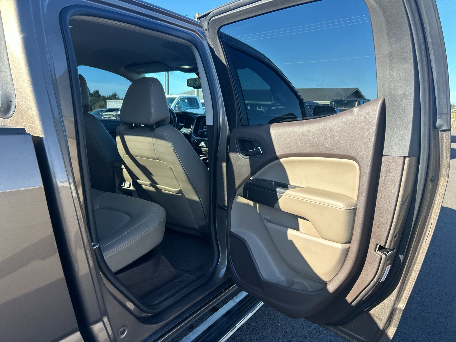 Used 2016 GMC Canyon SLT w/ Driver Alert Package AWD/4WD image 29