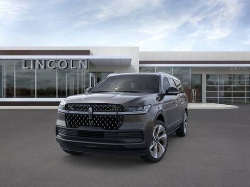 New 2026 Lincoln Navigator L Black Label AWD/4WD image 2
