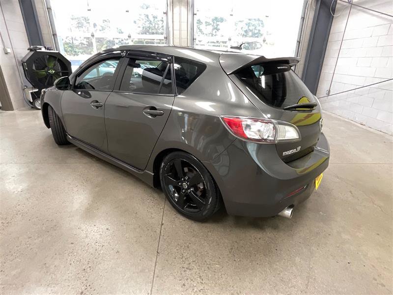 Used 2011 MAZDA MAZDA3 s Grand Touring w/ Tech Pkg FWD image 3