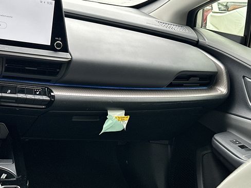 Used 2026 Toyota Prius XLE FWD image 25