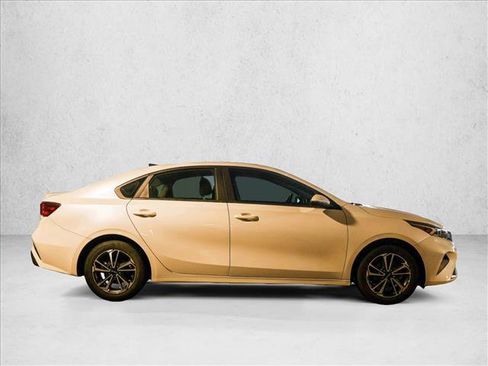 Used 2024 Kia Forte LXS w/ LXS Technology Package image 4