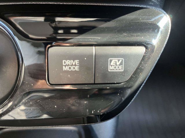 Used 2020 Toyota Prius LE FWD image 30