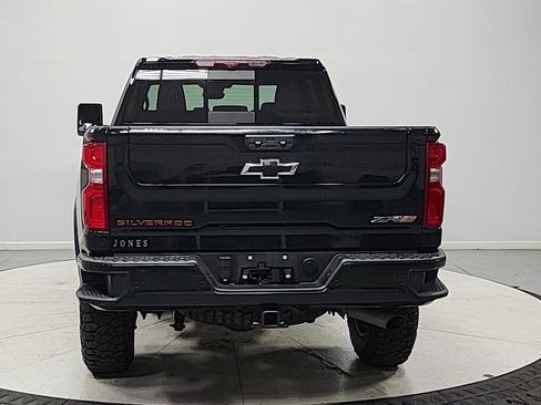 Used 2024 Chevrolet Silverado 2500 ZR2 w/ Technology Package AWD/4WD image 6