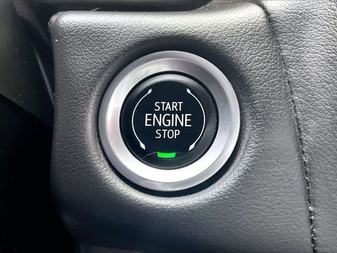 Used 2024 Chevrolet Suburban LT image 35