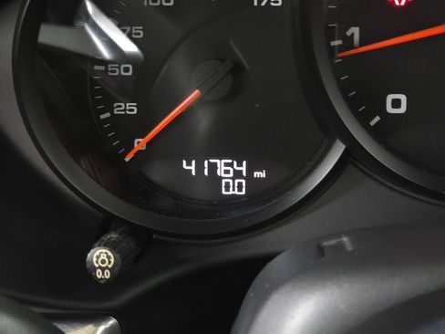 Used 2019 Porsche 718 Boxster RWD image 19