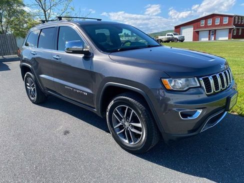 Used 2017 Jeep Grand Cherokee Limited AWD/4WD image 8